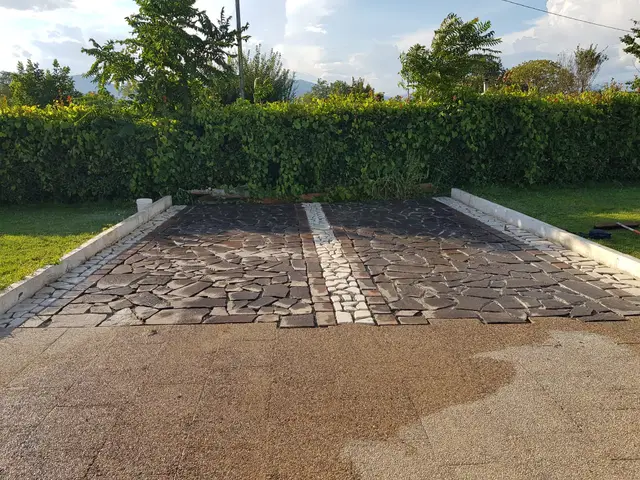 Alee auto din piatră naturală