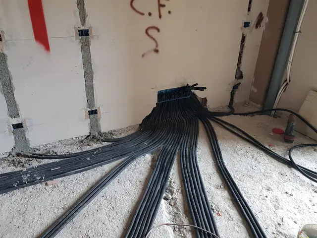 Trasee de cabluri pentru instalația electrică a unei case noi